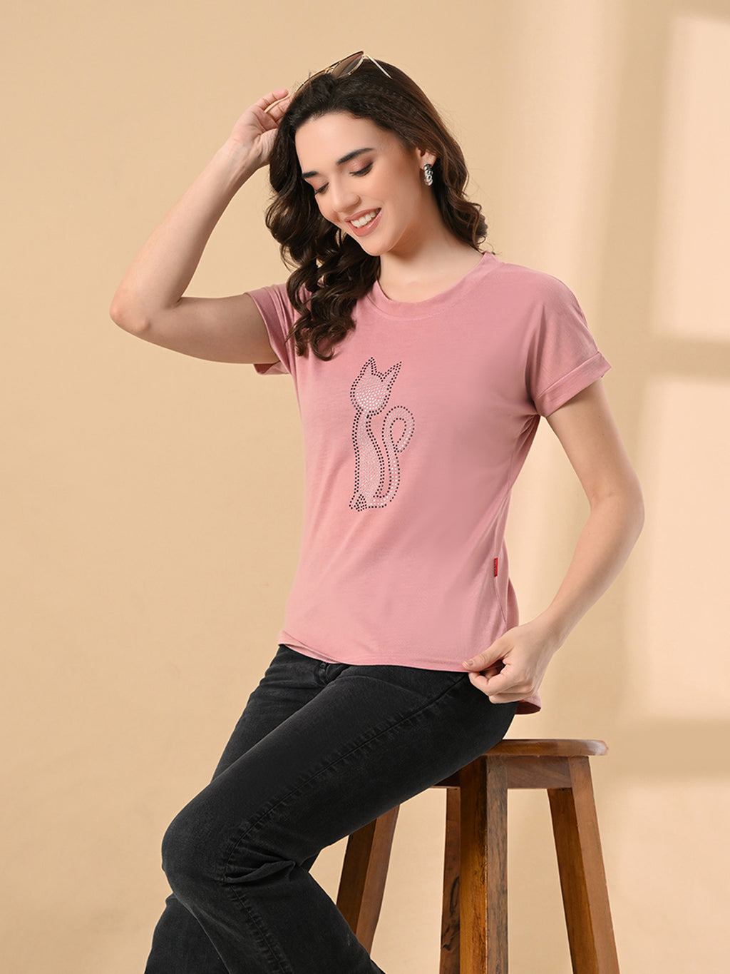 Stylish Women’s High-Low Tee with Crystal Print – Cotton Lycra