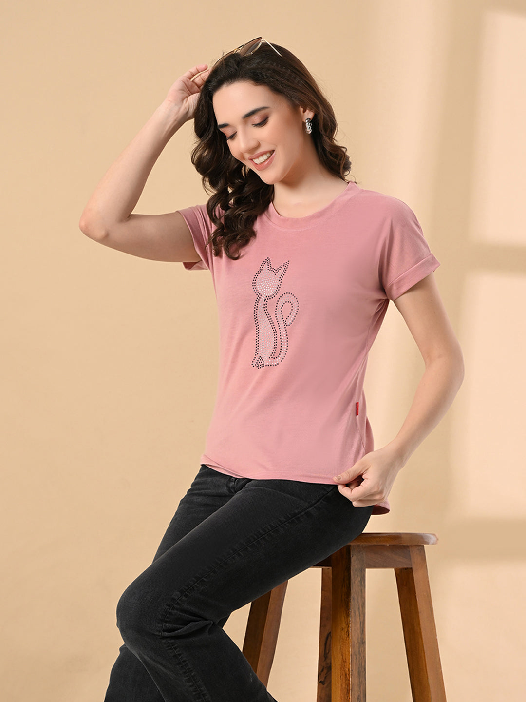 Stylish Women’s High-Low Tee with Crystal Print – Cotton Lycra