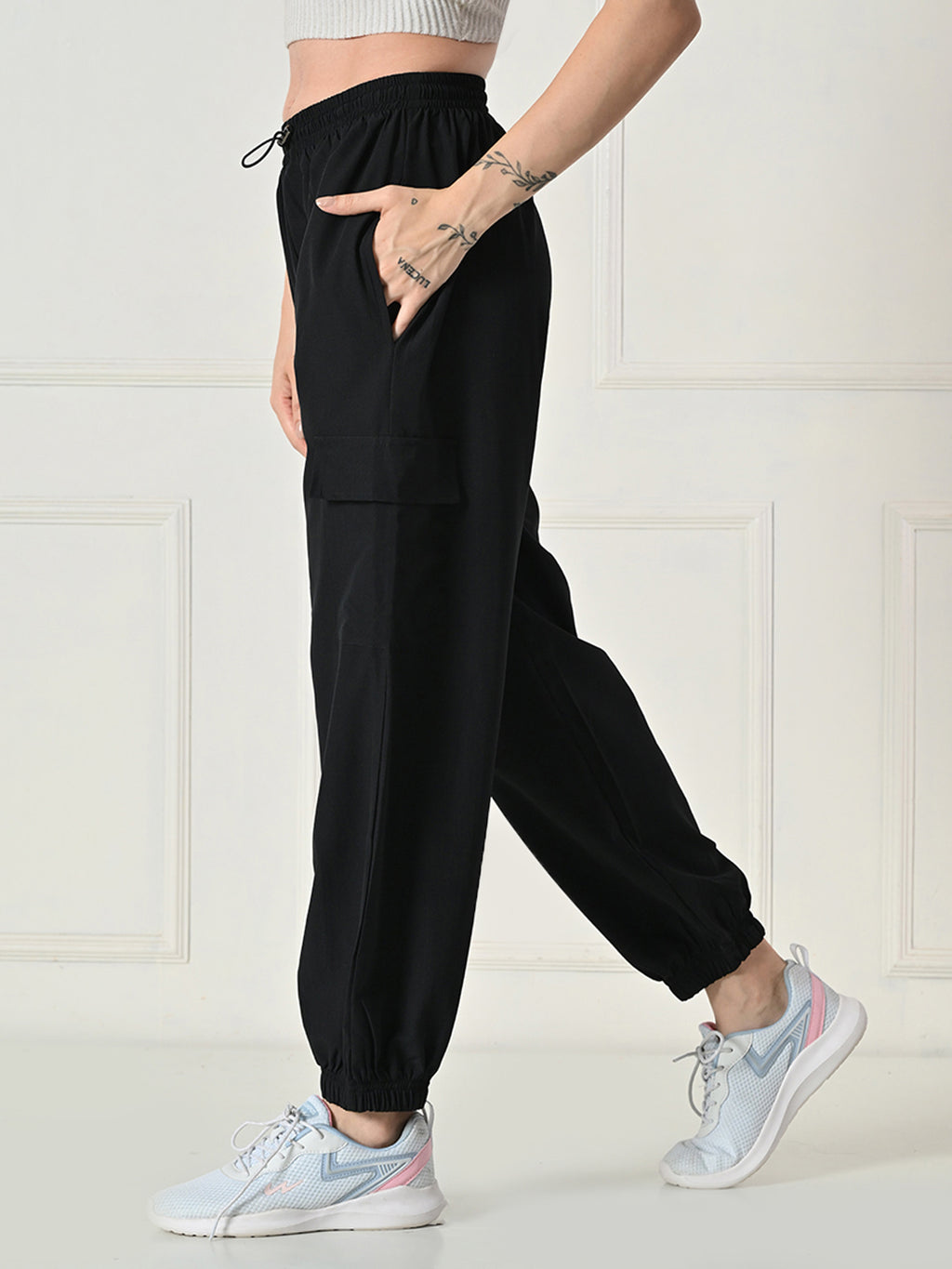Women’s Loose Fit Cargo Jogger Pants with 4 Pockets