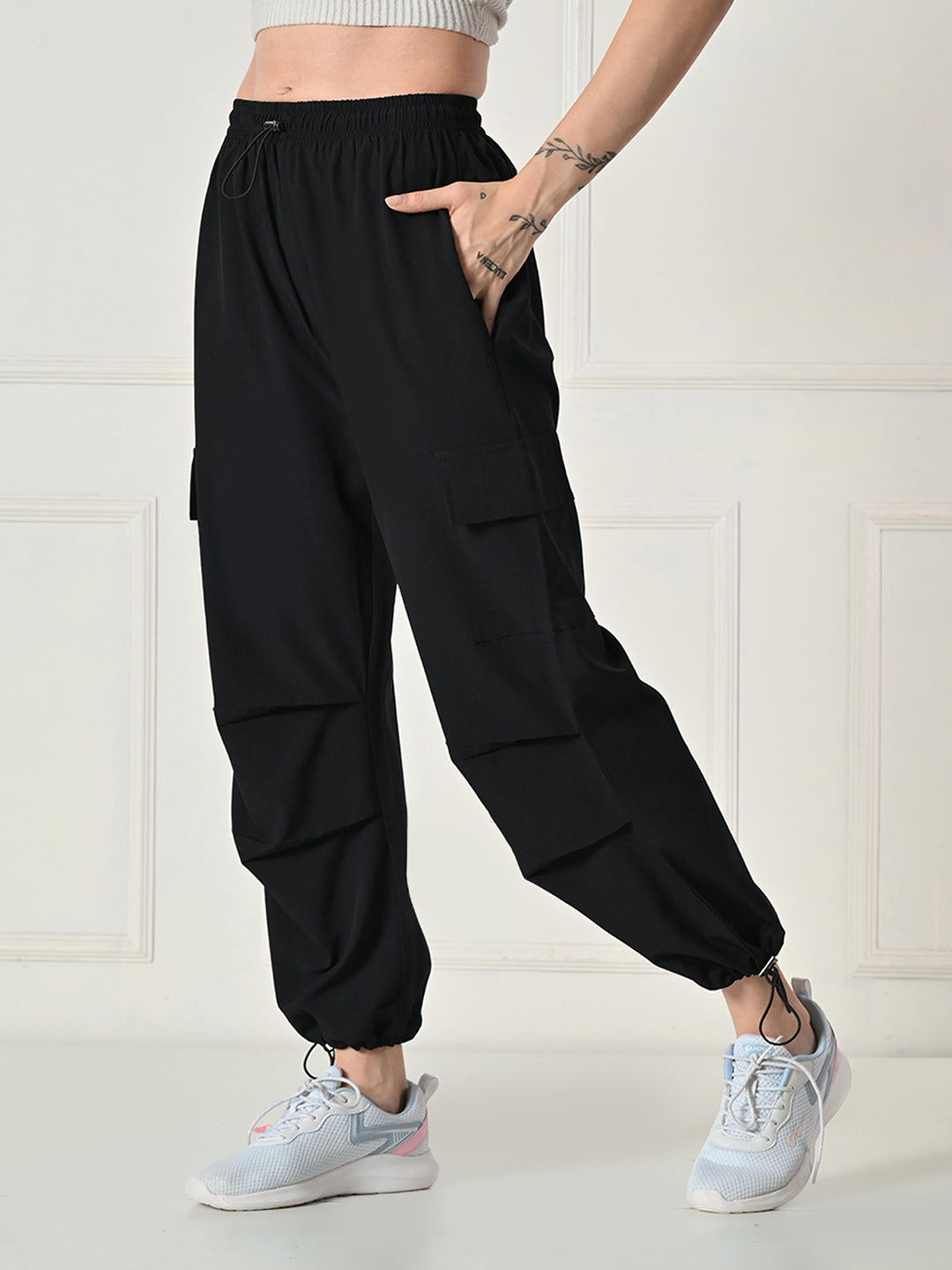 Women’s Pleated Cargo Trousers with Drawstring Waist and 4 Pockets