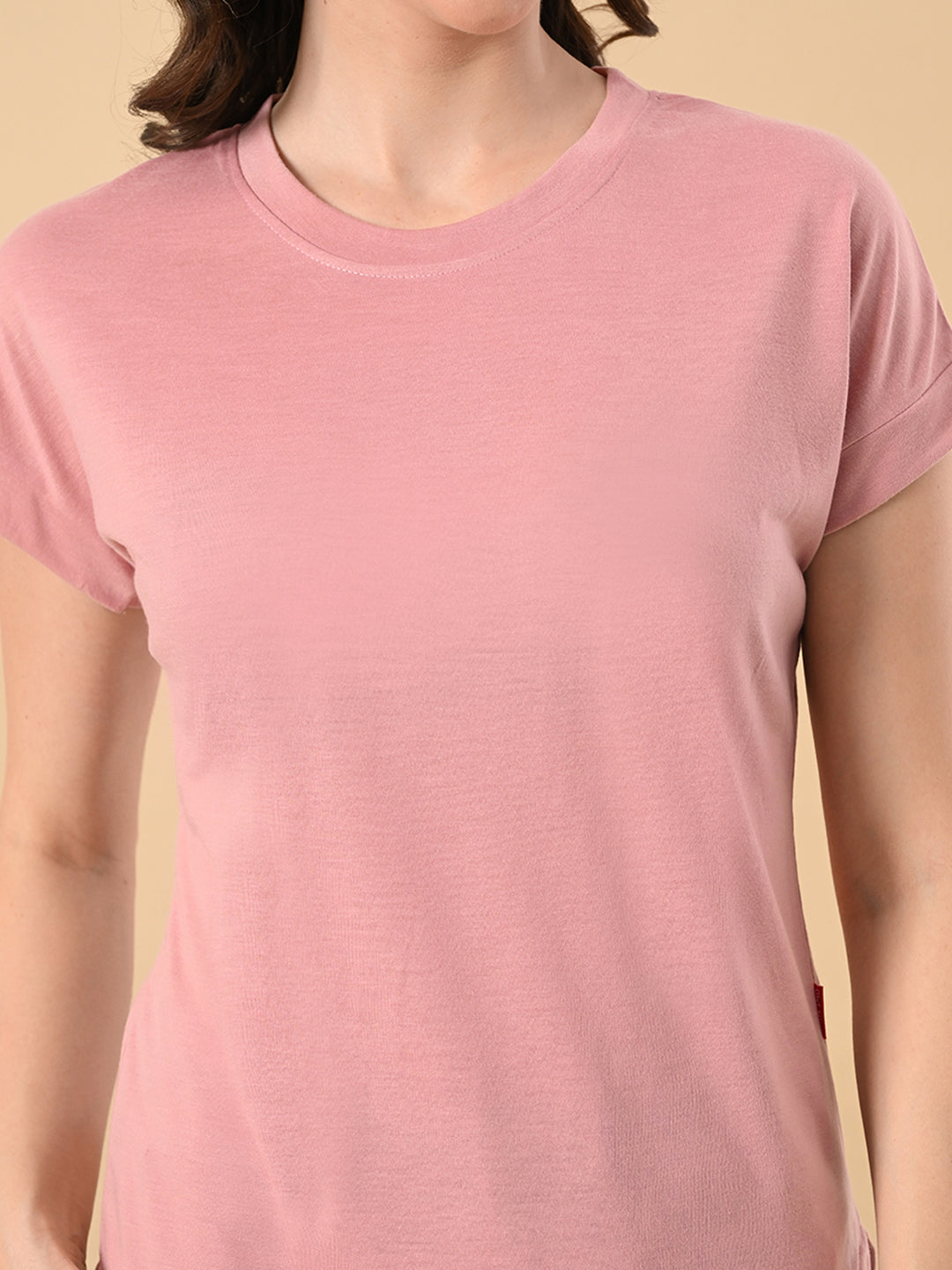 Stylish Up & Down Women’s High-Low Hem T-Shirt – Premium Cotton Lycra, Seamless Sleeves