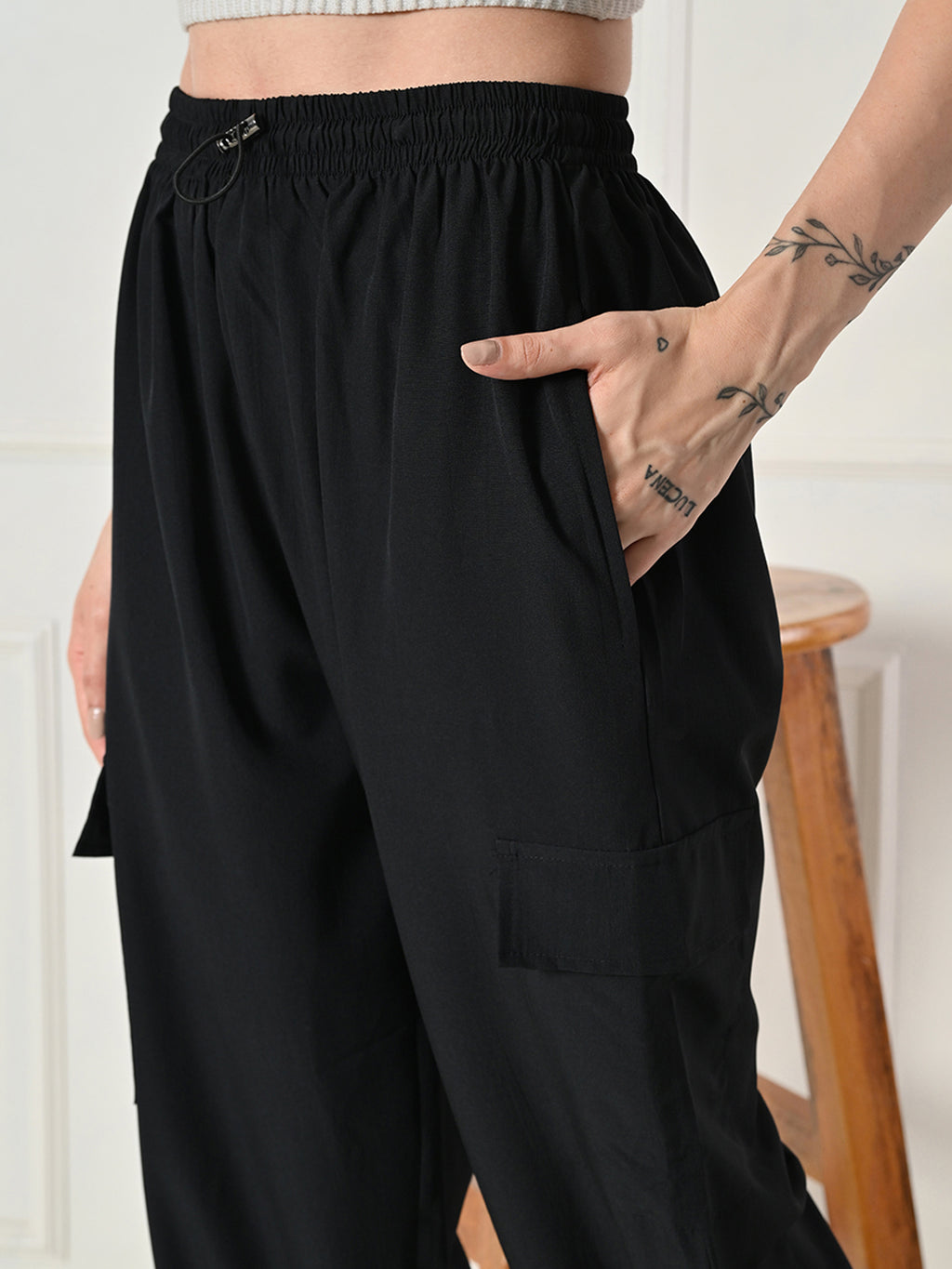 Women’s Loose Fit Cargo Jogger Pants with 4 Pockets