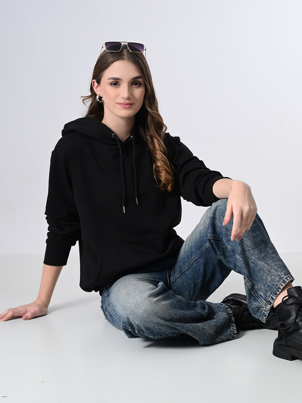 Stylish Black Hoodie for Women – Warm Printed Pullover with Lined Hood, Ribbed Finish & Full Sleeves